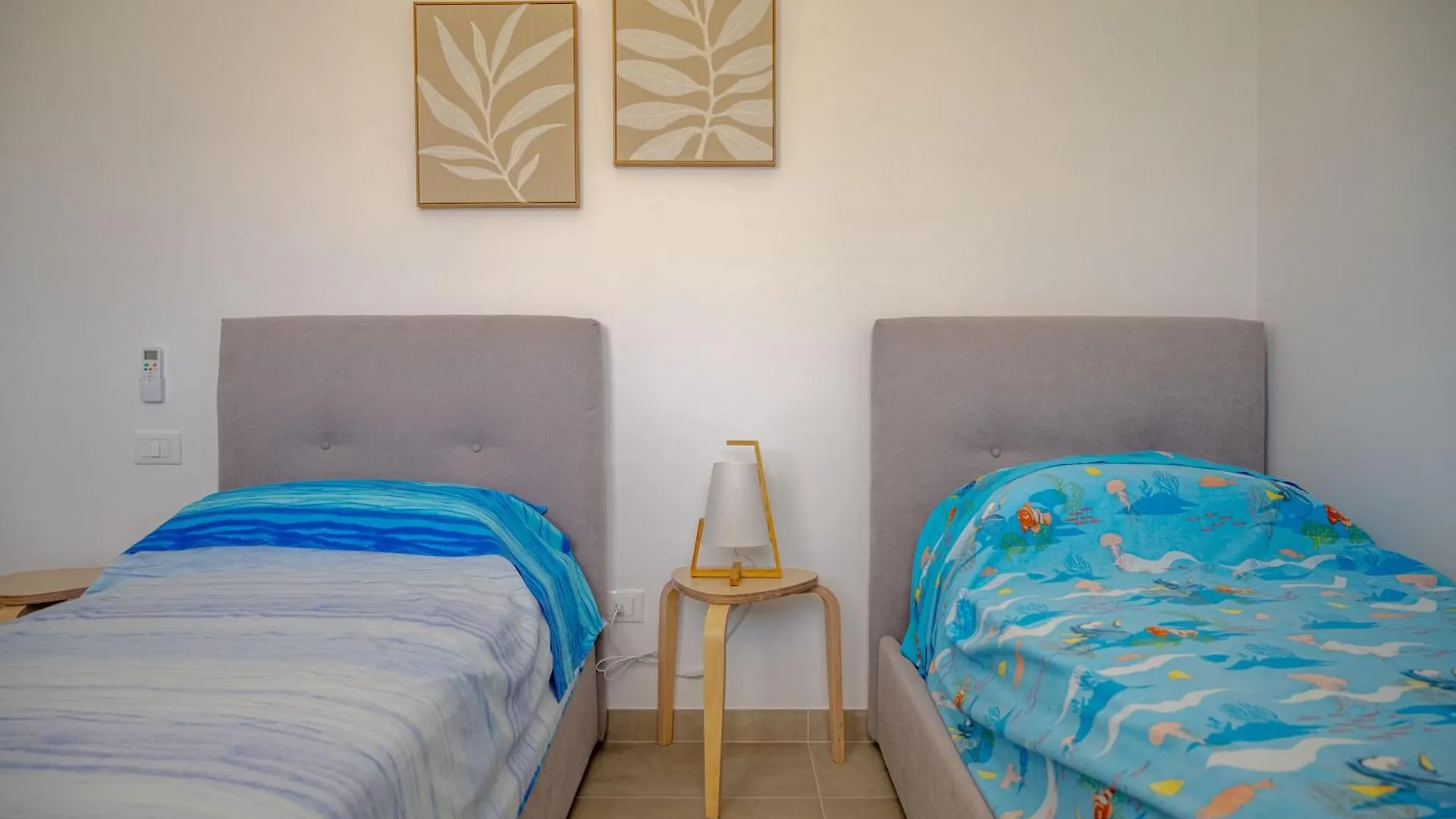 Luxury Appartments In The Villa Sun Located In Avola On Front Of The Sea At 200 Meters About From The Beach With Terrace Of 35 Square Meters With Wonderful Seaview Semesterbostad